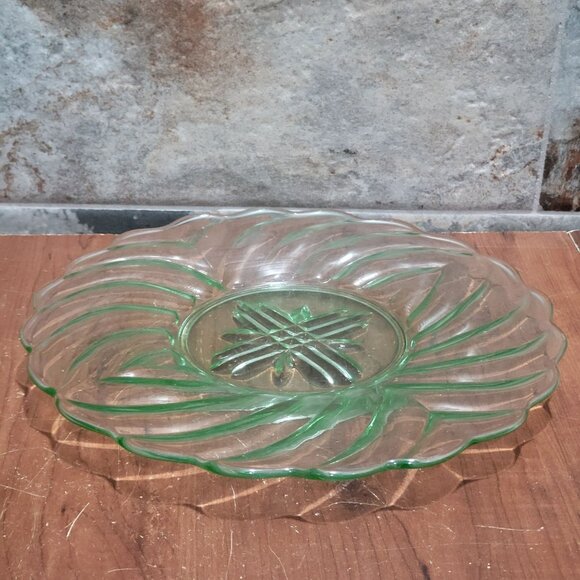 Vintage Tiara Exclusives Green Glass Serving Plate Ruffled Edges - Picture 7 of 10